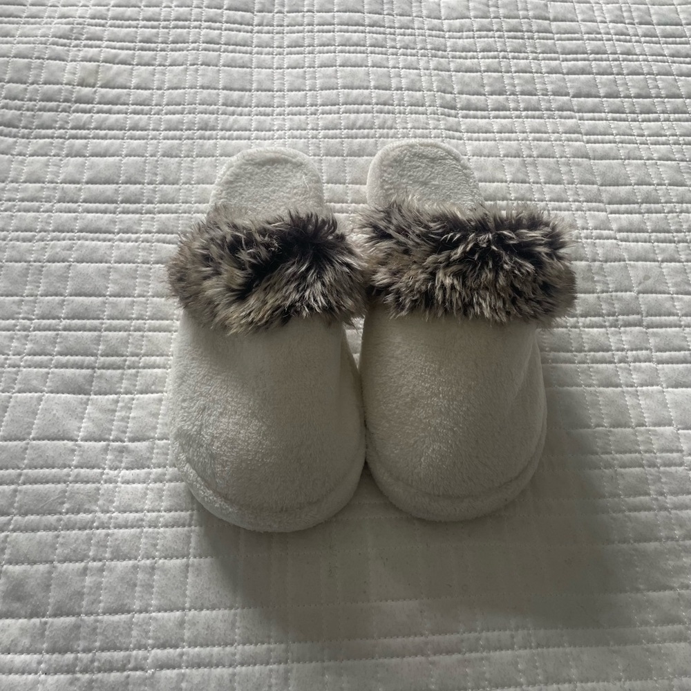 Pottery Barn Slippers Woman’s S